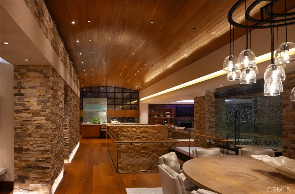 2526 Riviera Drive, Laguna Beach, California 92651 home-pic-17