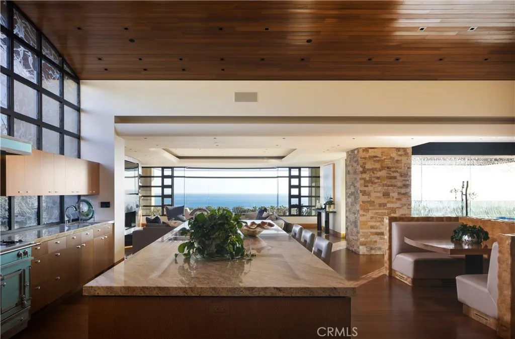 2526 Riviera Drive, Laguna Beach, California 92651 home-pic-11
