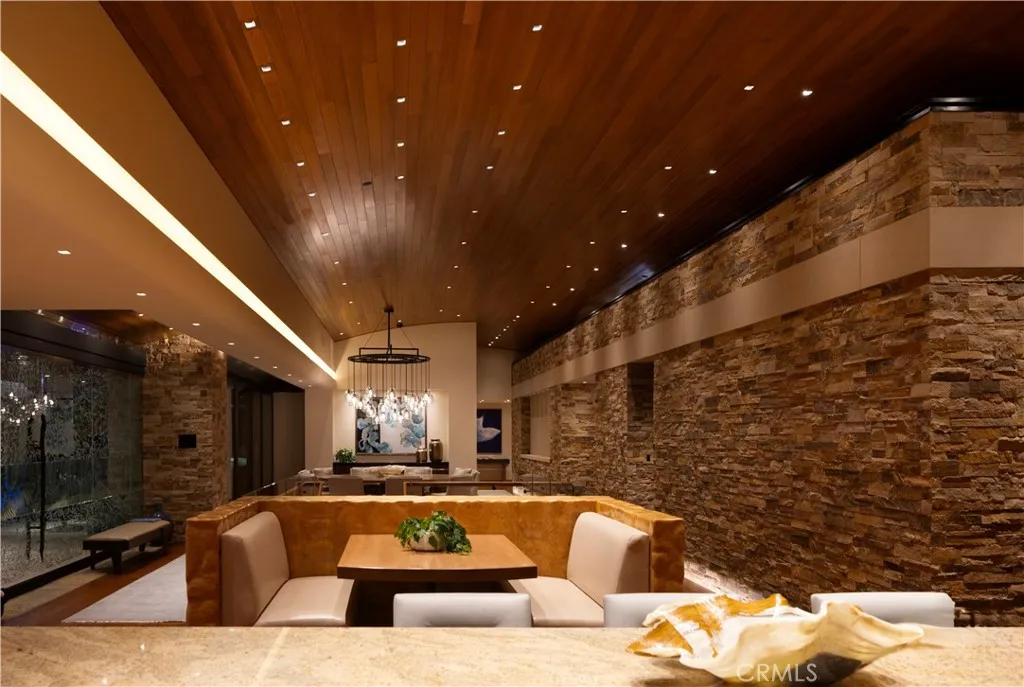 2526 Riviera Drive, Laguna Beach, California 92651 home-pic-16