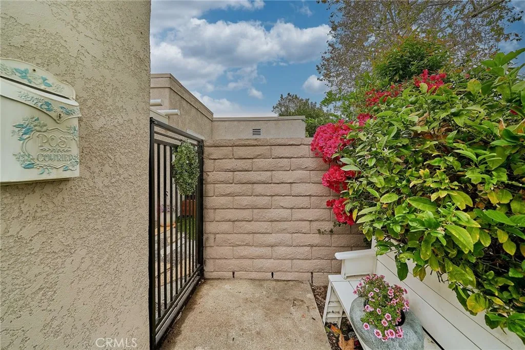 3004 Via Buena Vista C, Laguna Woods, California 92637, 2 Bedrooms Bedrooms, ,2 BathroomsBathrooms,Residential,For Sale,Via Buena Vista,PW25102610