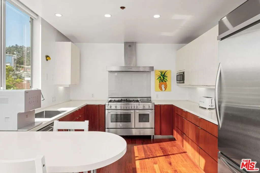 1200 N Sweetzer Avenue 7, West Hollywood, California 90069 home-pic-9