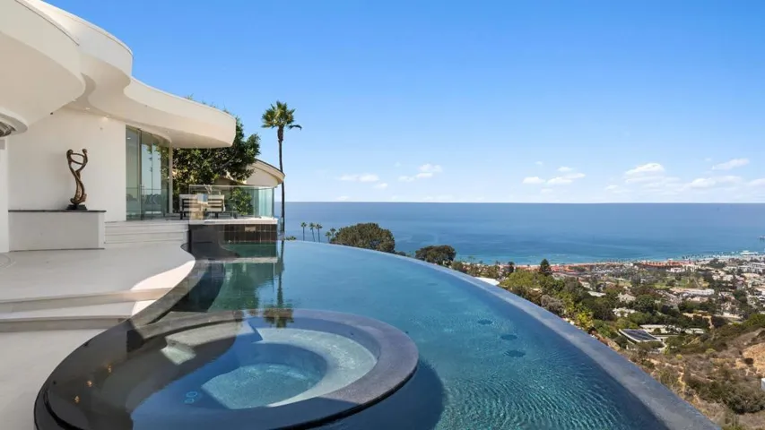 7451 Hillside Dr, La Jolla, California 92037