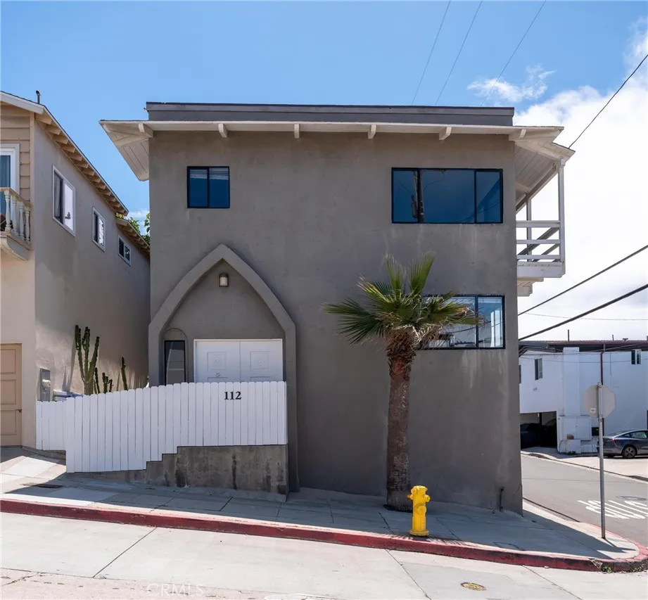 112 38th Street B Upper Unit, Manhattan Beach, California 90266, 2 Bedrooms Bedrooms, ,2 BathroomsBathrooms,Residential Lease,For Rent,38th,SB25102734