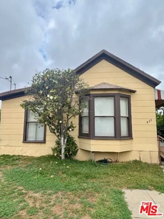 435 E 11th Street A, Pomona, California 91766, 2 Bedrooms Bedrooms, ,1 BathroomBathrooms,Residential Lease,For Rent,11th,25536003