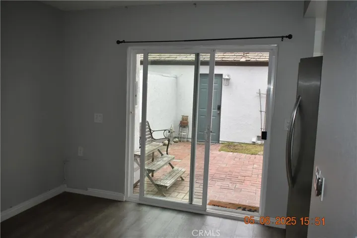 Family rm to patio