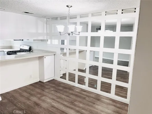 Dining room to kitchen