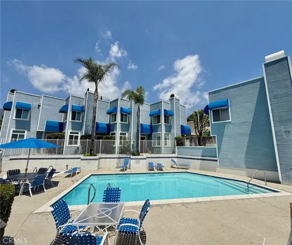 3075 Foothill Boulevard 110, La Crescenta, California 91214