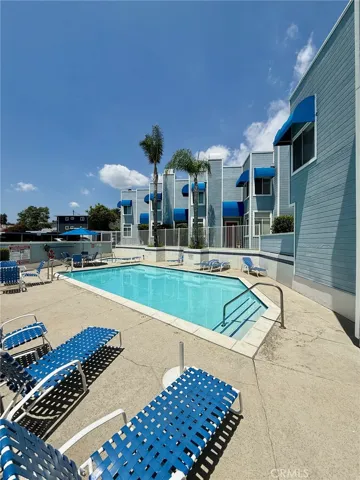 3075 Foothill Boulevard 110, La Crescenta, California 91214