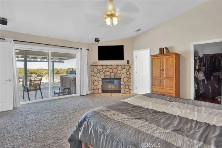 11020 Blue Jay Way, Oak Hills, California 92344
