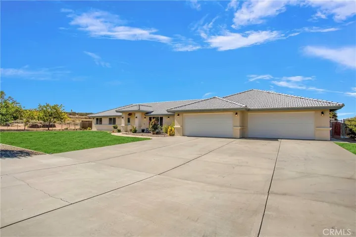 11020 Blue Jay Way, Oak Hills, California 92344