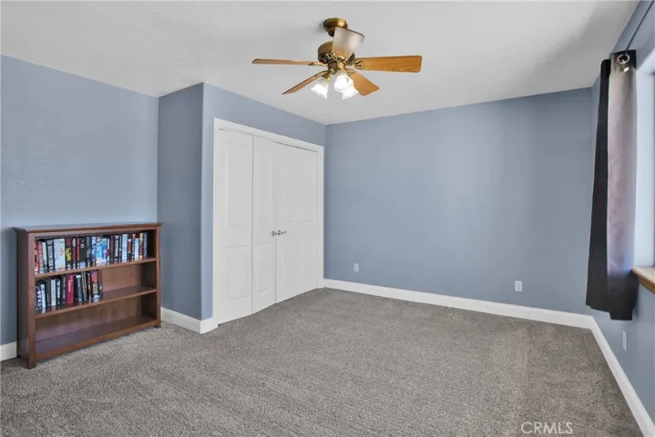 11020 Blue Jay Way, Oak Hills, California 92344