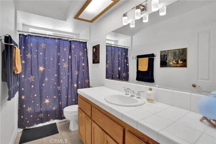 11020 Blue Jay Way, Oak Hills, California 92344