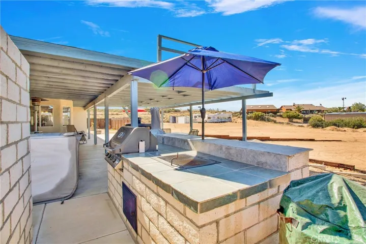 11020 Blue Jay Way, Oak Hills, California 92344