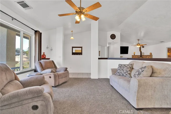 11020 Blue Jay Way, Oak Hills, California 92344