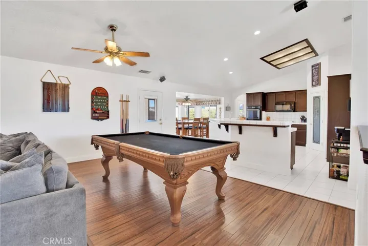 11020 Blue Jay Way, Oak Hills, California 92344