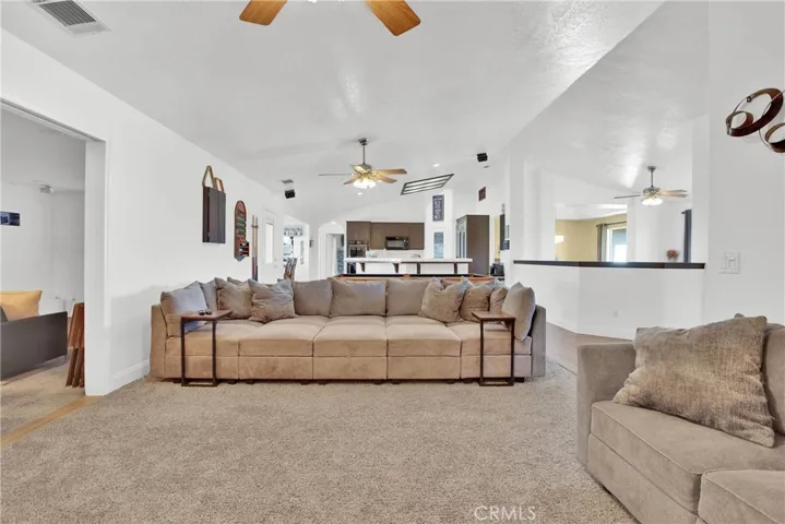 11020 Blue Jay Way, Oak Hills, California 92344