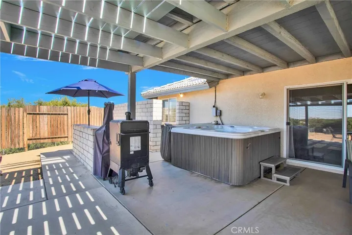 11020 Blue Jay Way, Oak Hills, California 92344