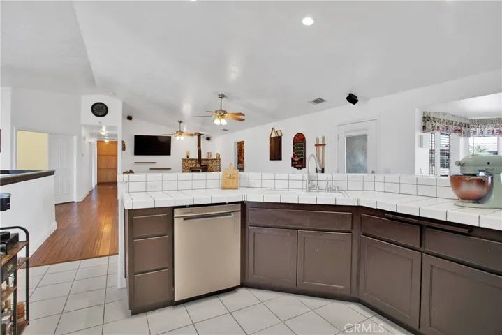 11020 Blue Jay Way, Oak Hills, California 92344