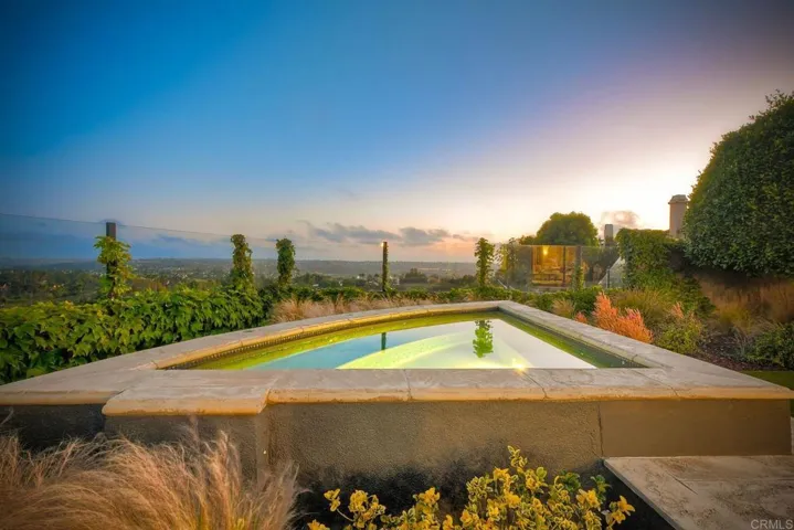3551 Sitio Damasco, Carlsbad, California 92009