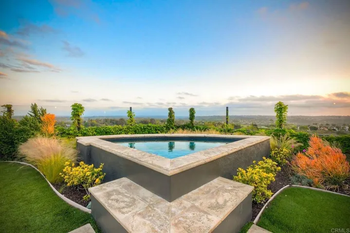 3551 Sitio Damasco, Carlsbad, California 92009
