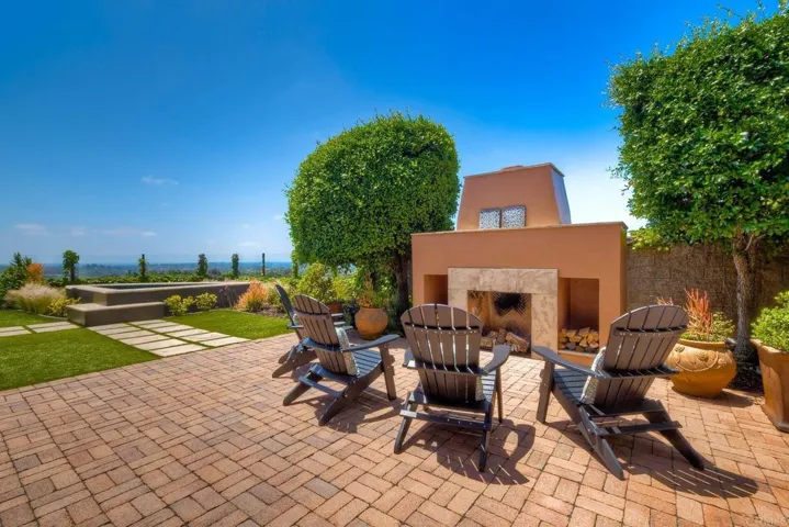 3551 Sitio Damasco, Carlsbad, California 92009