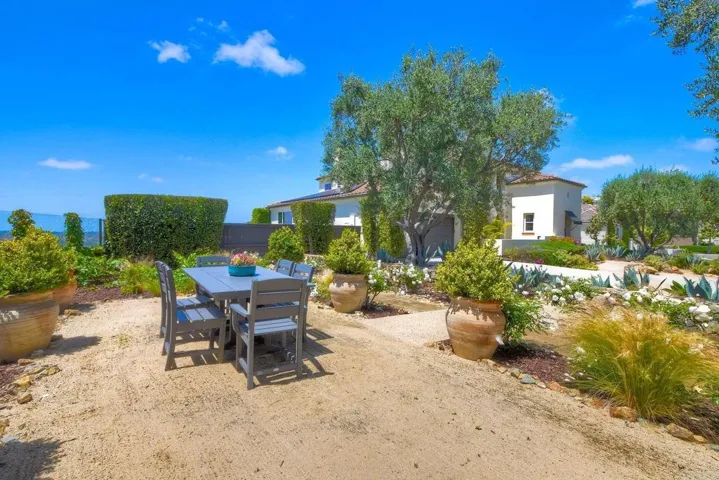 3551 Sitio Damasco, Carlsbad, California 92009