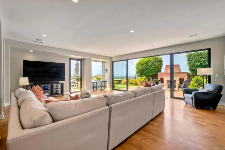3551 Sitio Damasco, Carlsbad, California 92009