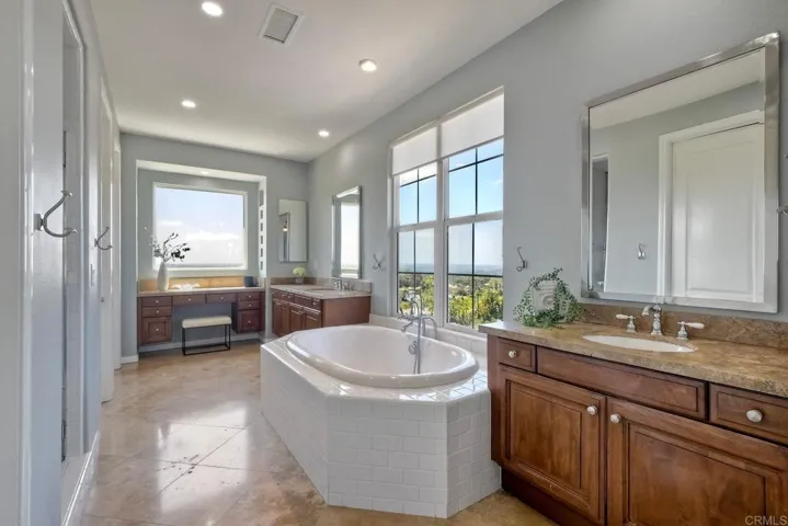 3551 Sitio Damasco, Carlsbad, California 92009