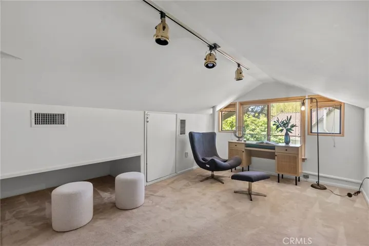 1156 E Howard Street, Pasadena, California 91104