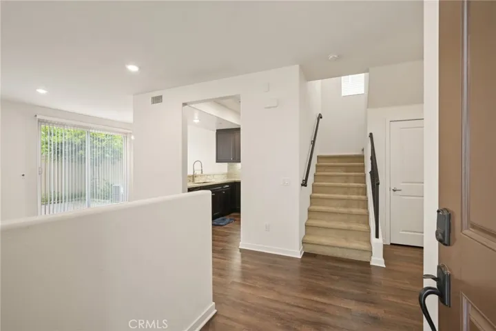 8258 N Haven Lane, Northridge, California 91325