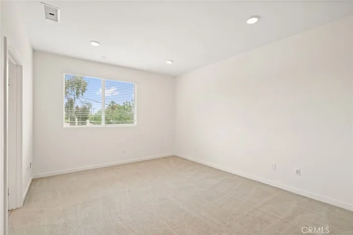 8258 N Haven Lane, Northridge, California 91325