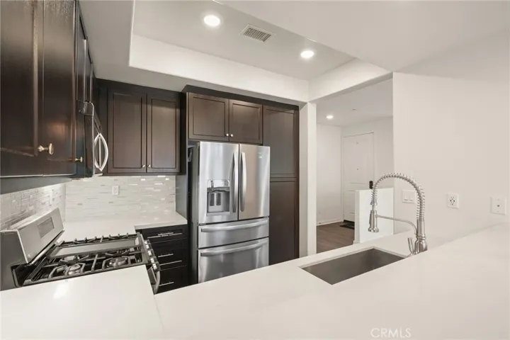 8258 N Haven Lane, Northridge, California 91325