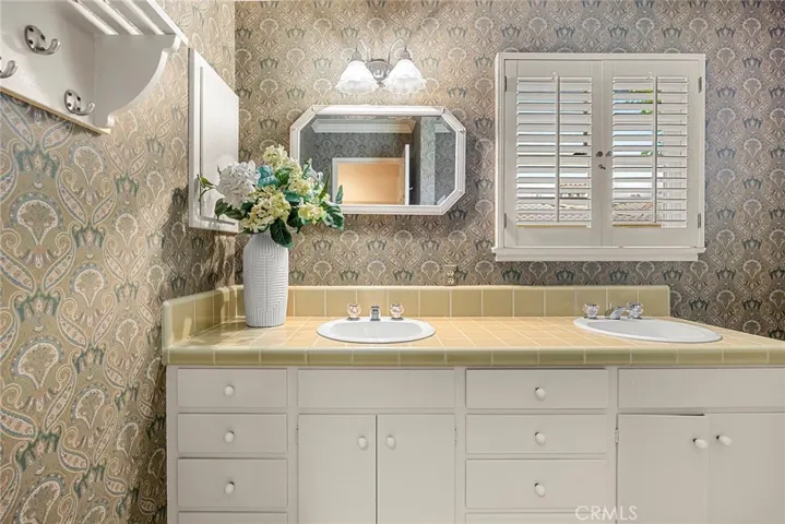 1127 Crestview Drive, Fullerton, California 92833
