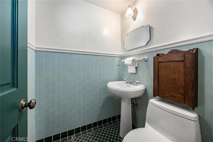 1127 Crestview Drive, Fullerton, California 92833