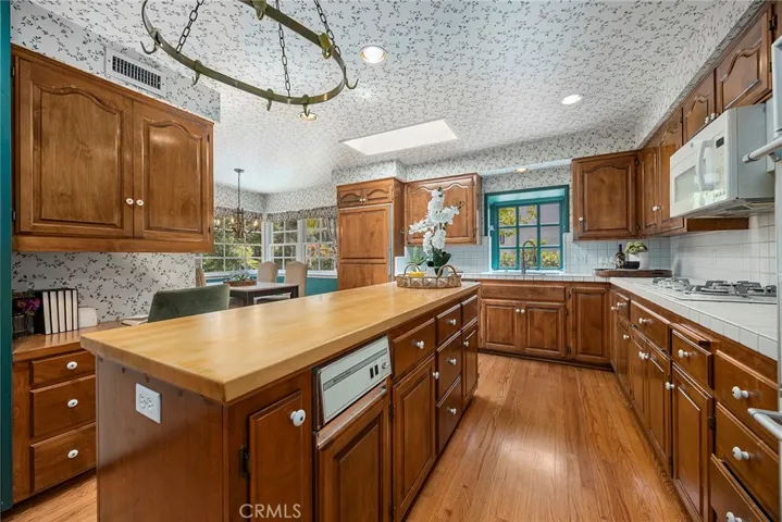 1127 Crestview Drive, Fullerton, California 92833