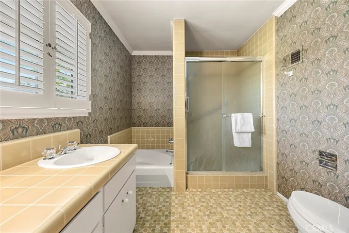 1127 Crestview Drive, Fullerton, California 92833