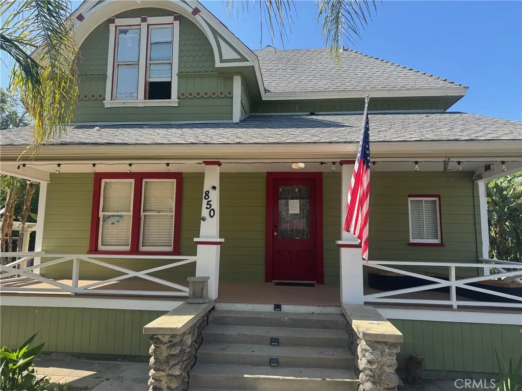 850 E Columbia Avenue, Pomona, California 91767, 8 Bedrooms Bedrooms, ,6 BathroomsBathrooms,Residential,For Sale,Columbia,TR25102360
