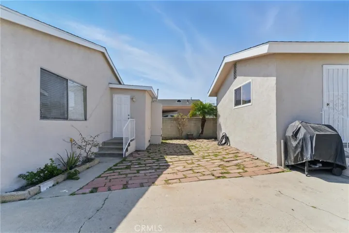 1113 Flint Avenue, Wilmington, California 90744