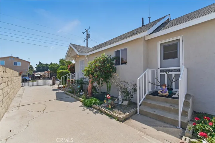 Unit 2, 2 bedroom, 1 bath