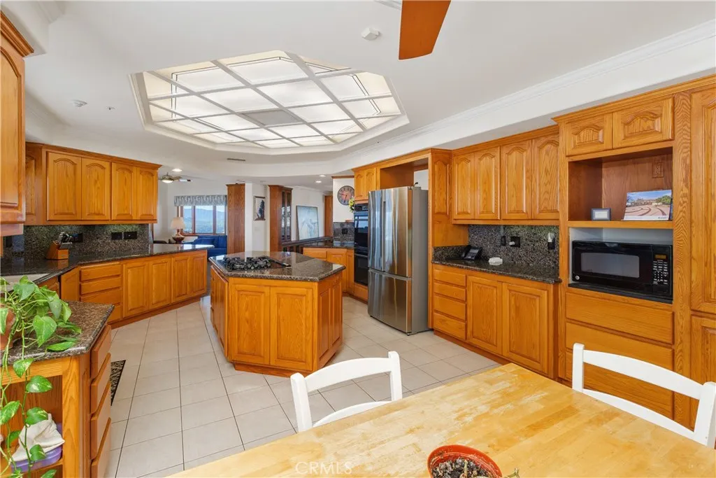 7340 Live Oak Drive, Jurupa Valley, California 92509 home-pic-14