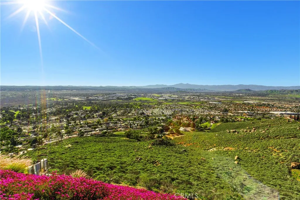 7340 Live Oak Drive, Jurupa Valley, California 92509 home-pic-5