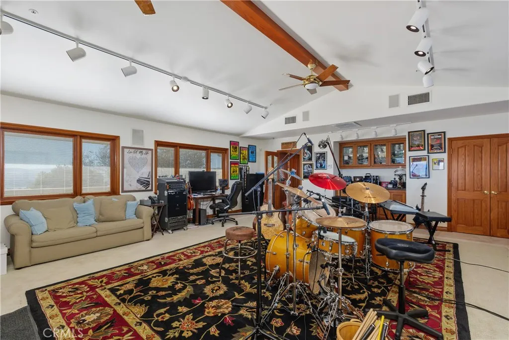 7340 Live Oak Drive, Jurupa Valley, California 92509 home-pic-27