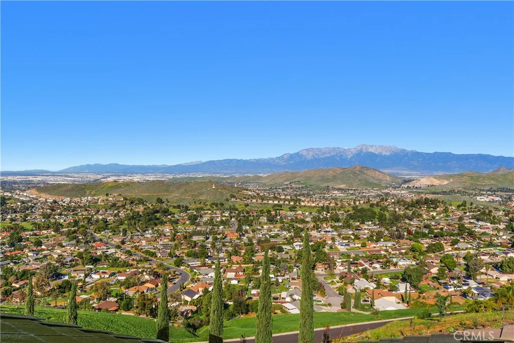 7340 Live Oak Drive, Jurupa Valley, California 92509 home-pic-8