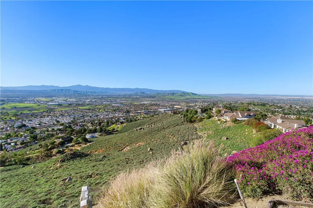 7340 Live Oak Drive, Jurupa Valley, California 92509 home-pic-44