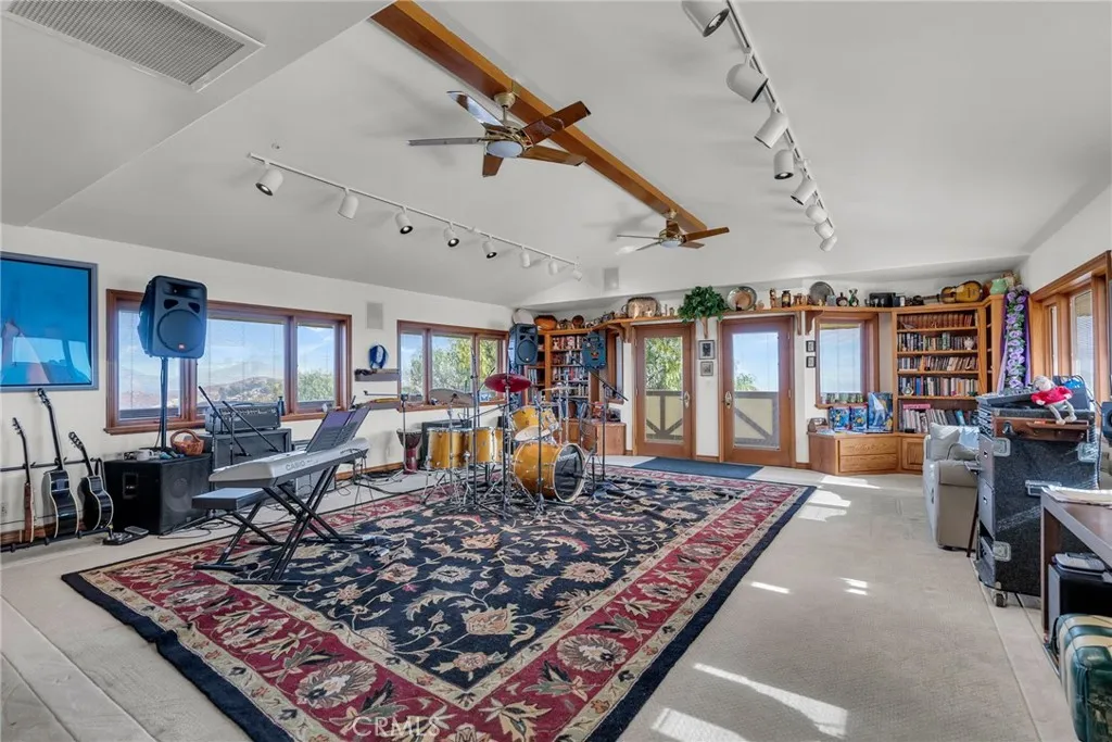 7340 Live Oak Drive, Jurupa Valley, California 92509 home-pic-26