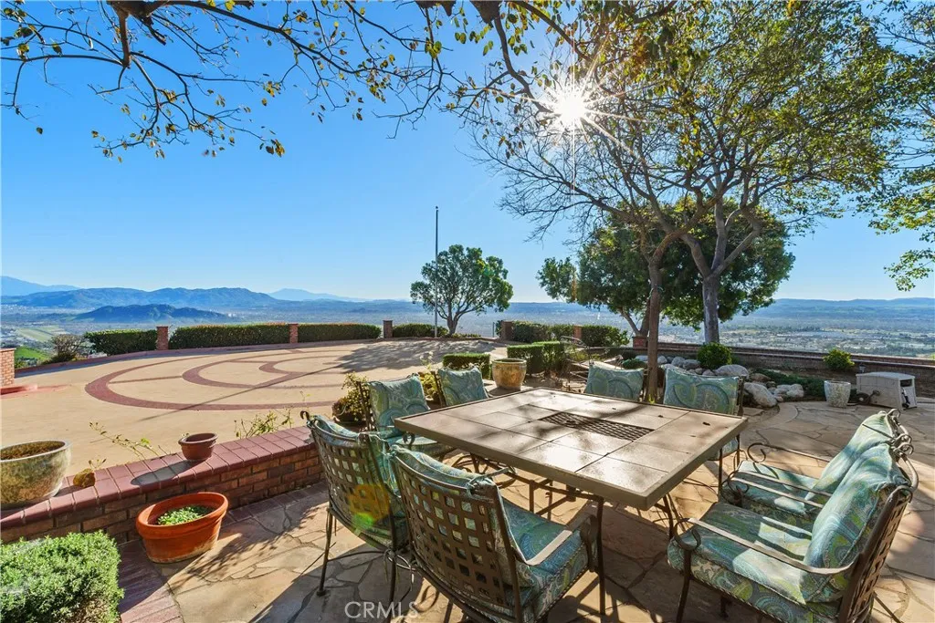 7340 Live Oak Drive, Jurupa Valley, California 92509 home-pic-46