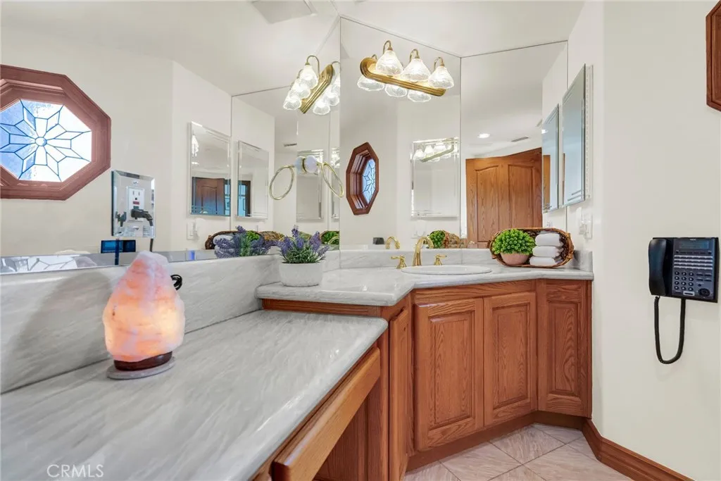 7340 Live Oak Drive, Jurupa Valley, California 92509 home-pic-11