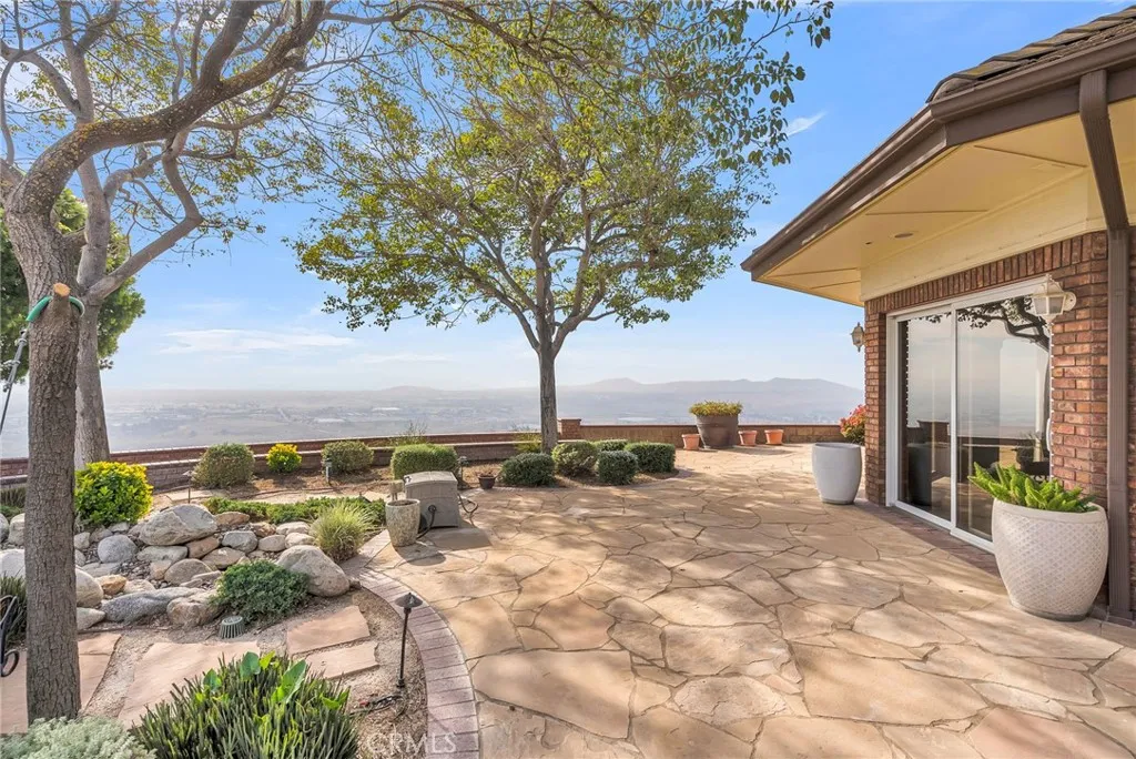 7340 Live Oak Drive, Jurupa Valley, California 92509 home-pic-41
