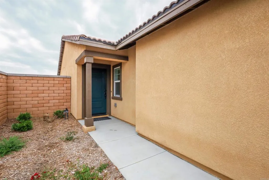 25601 Pine Ridge Road, Homeland, California 92548 home-pic-3