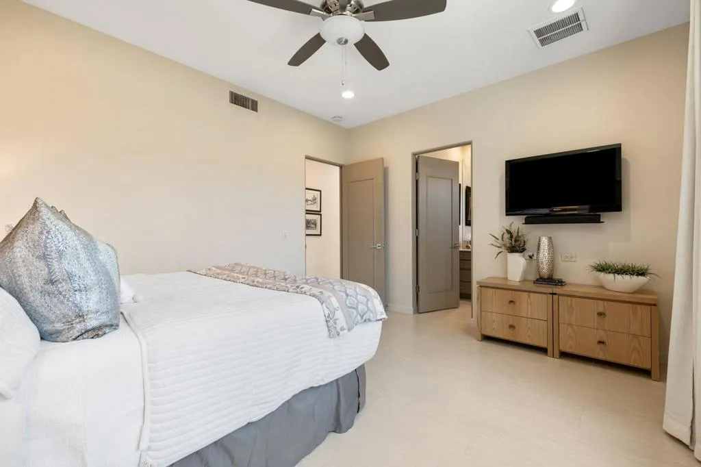 502 Desert Holly Drive, Palm Desert, California 92211 home-pic-35